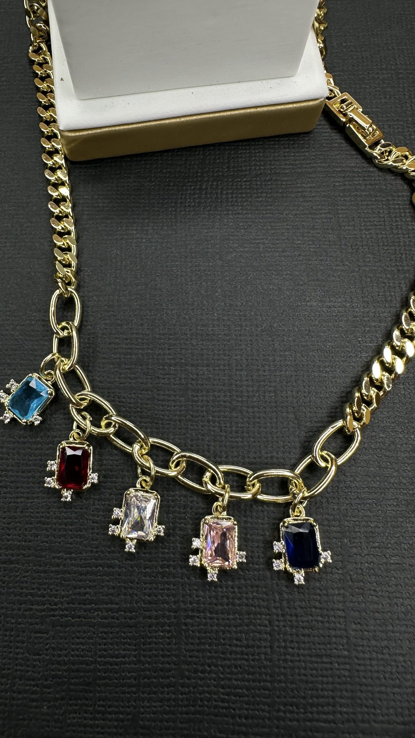 COLLAR CINCO CIRCONES DE COLOR